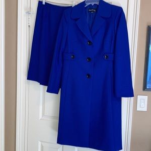 Women’s skirt and long jacket suit. Evan-Picone.